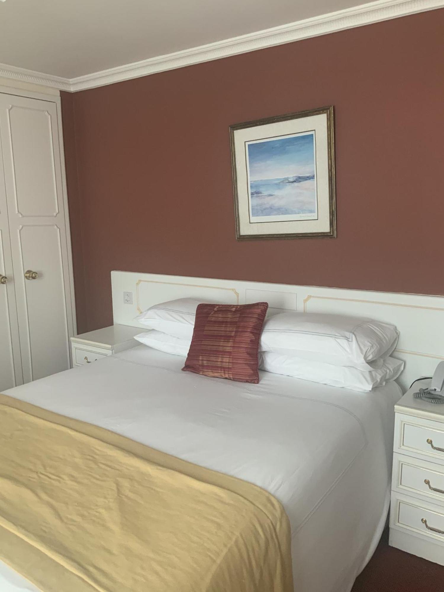 Marina Metro Hotel Saint Helier Jersey Rum bild